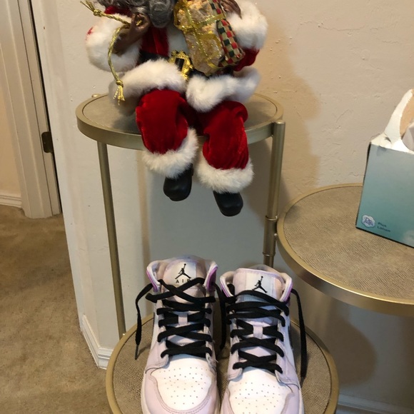 Jordan’s purple white and black gently used - Picture 3 of 5